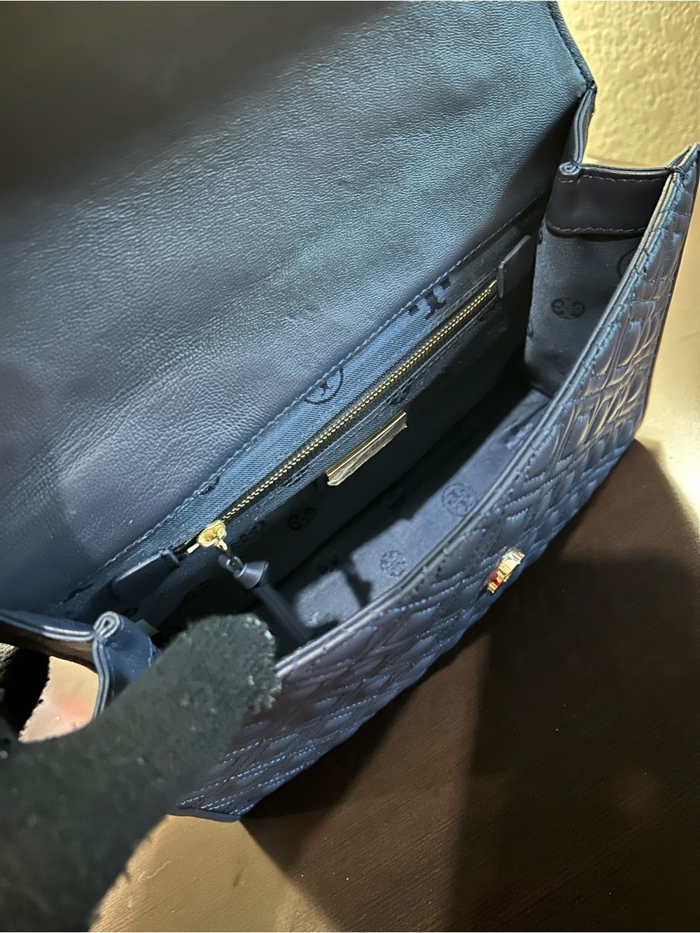 NEW! TORY BURCH Fleming Convertible Bag with Iconic removable Tassel! - Picture 9 of 16